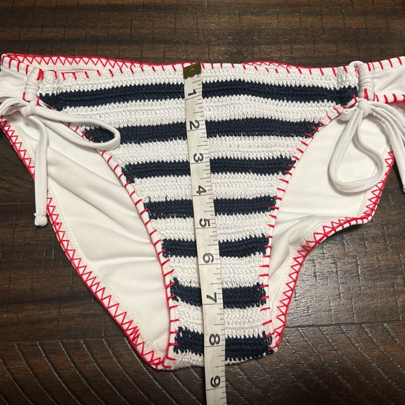 Xhilaration Girls 2pc Crocheted,  Swimsuit  Size Medium - Picture 4 of 6